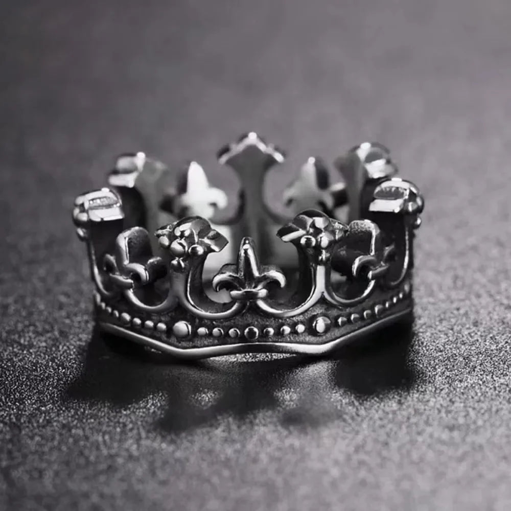 Classic Retro Crown King Ring – Unisex Punk-Inspired Fashion Jewelry for Men & Women - Image 3